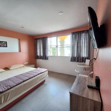 Отель In Phuket House Экстерьер фото
