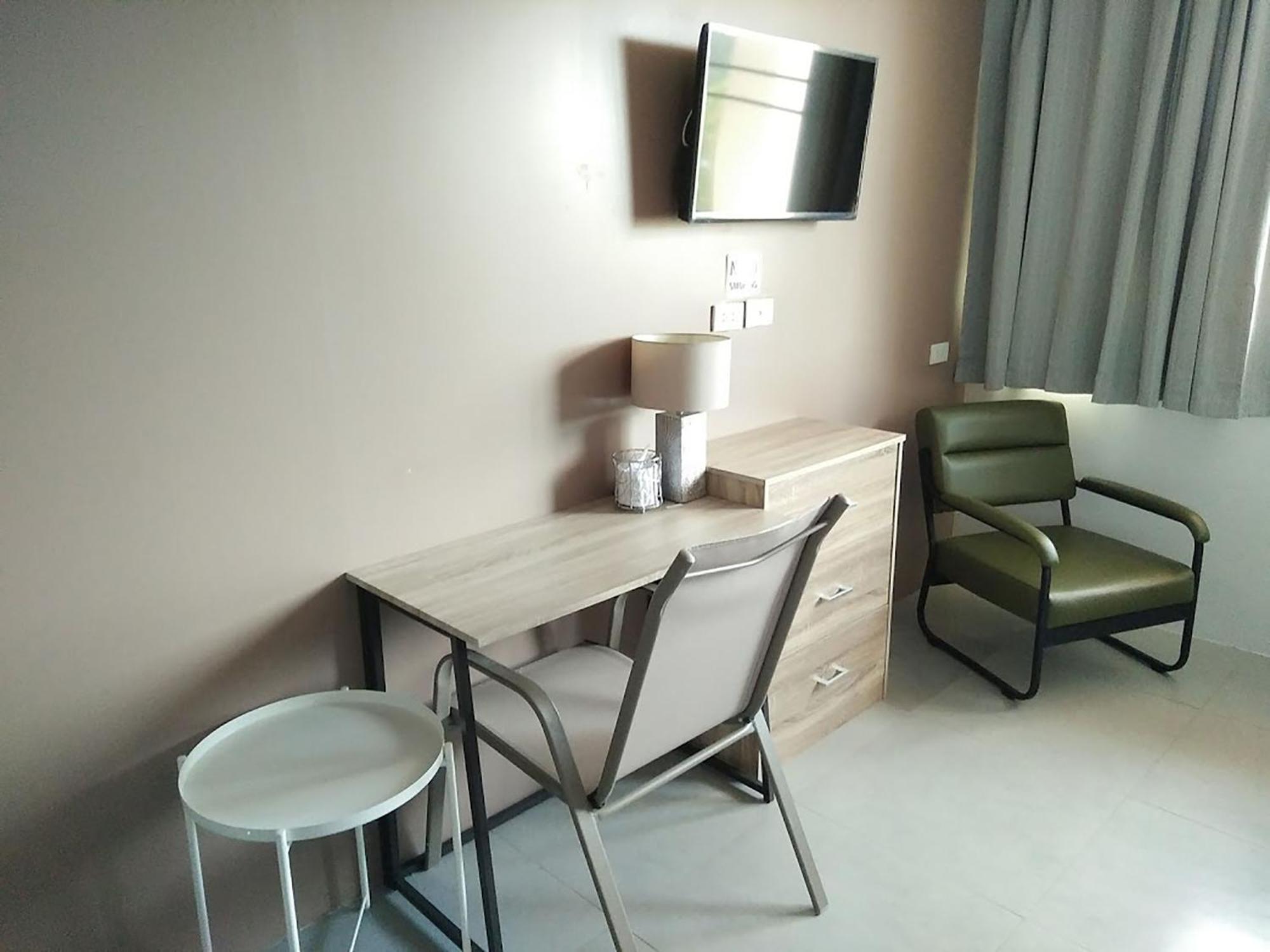 Отель In Phuket House Экстерьер фото