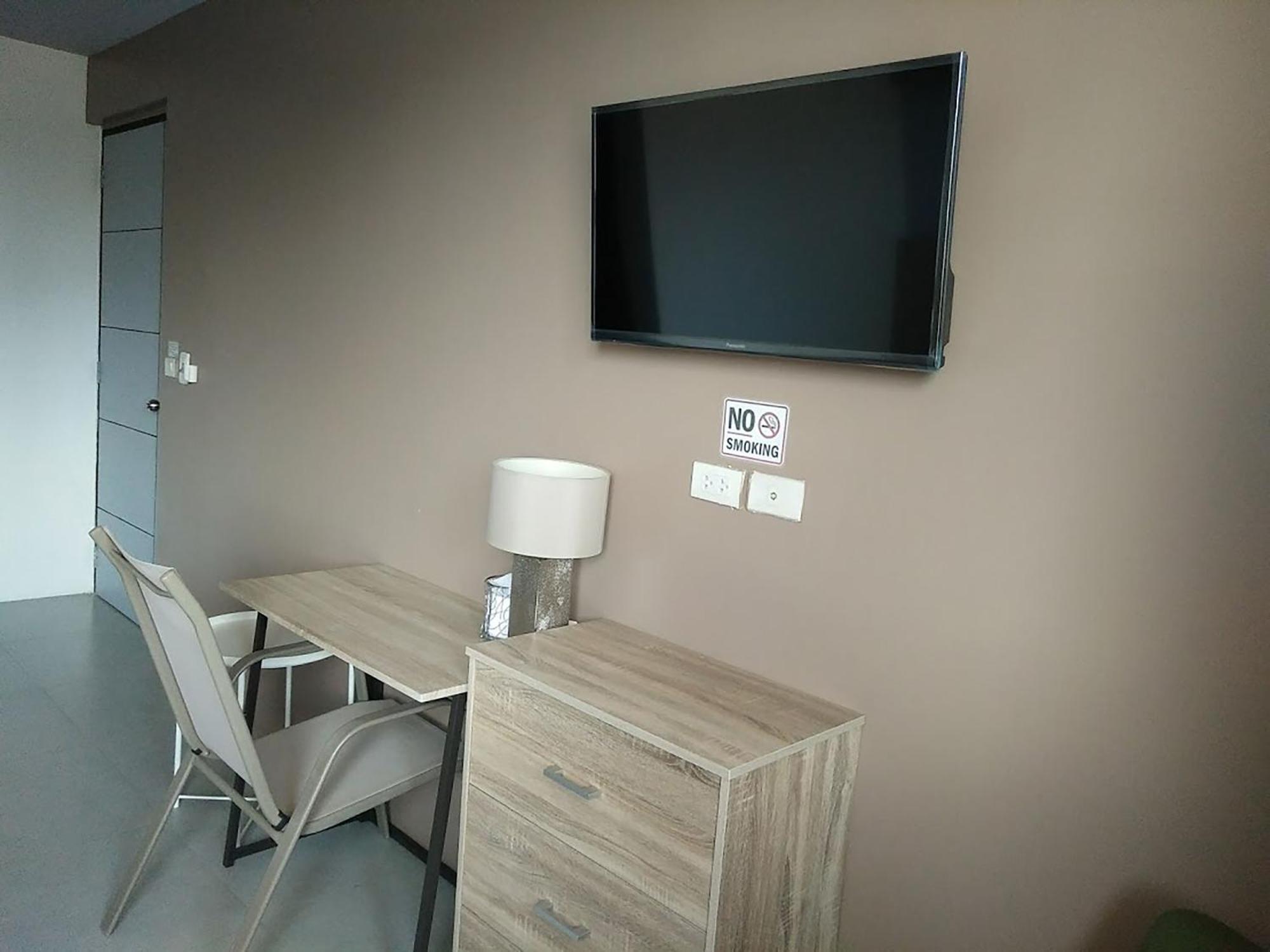 Отель In Phuket House Экстерьер фото