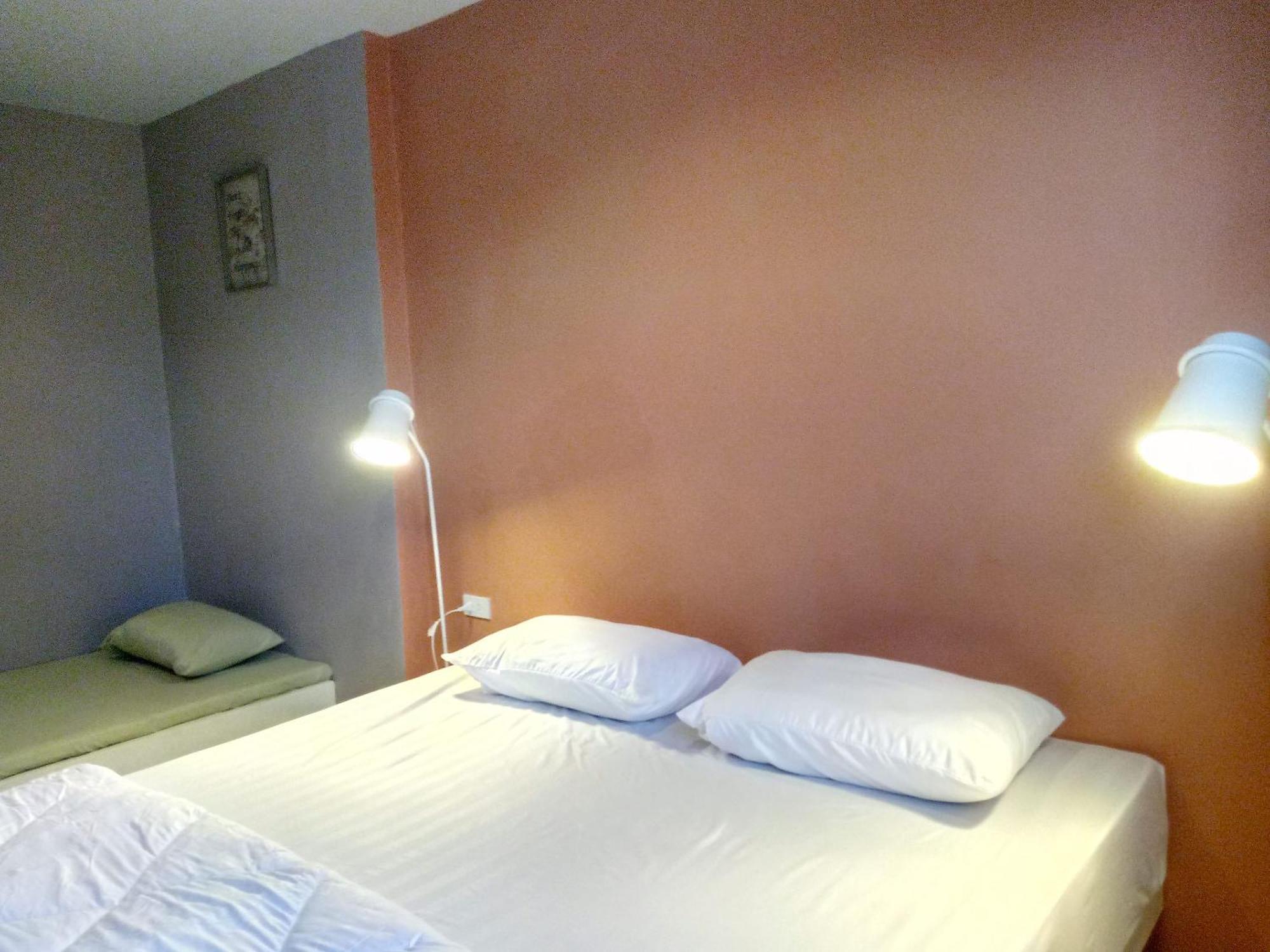 Отель In Phuket House Экстерьер фото