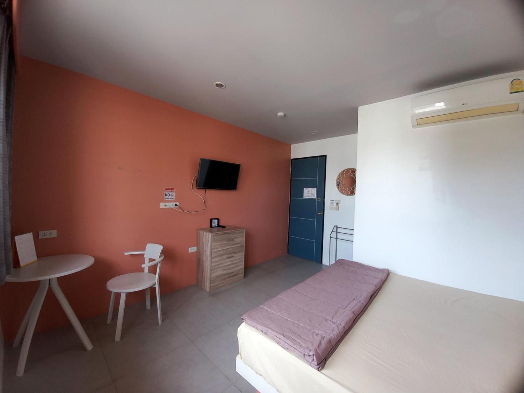 Отель In Phuket House Экстерьер фото