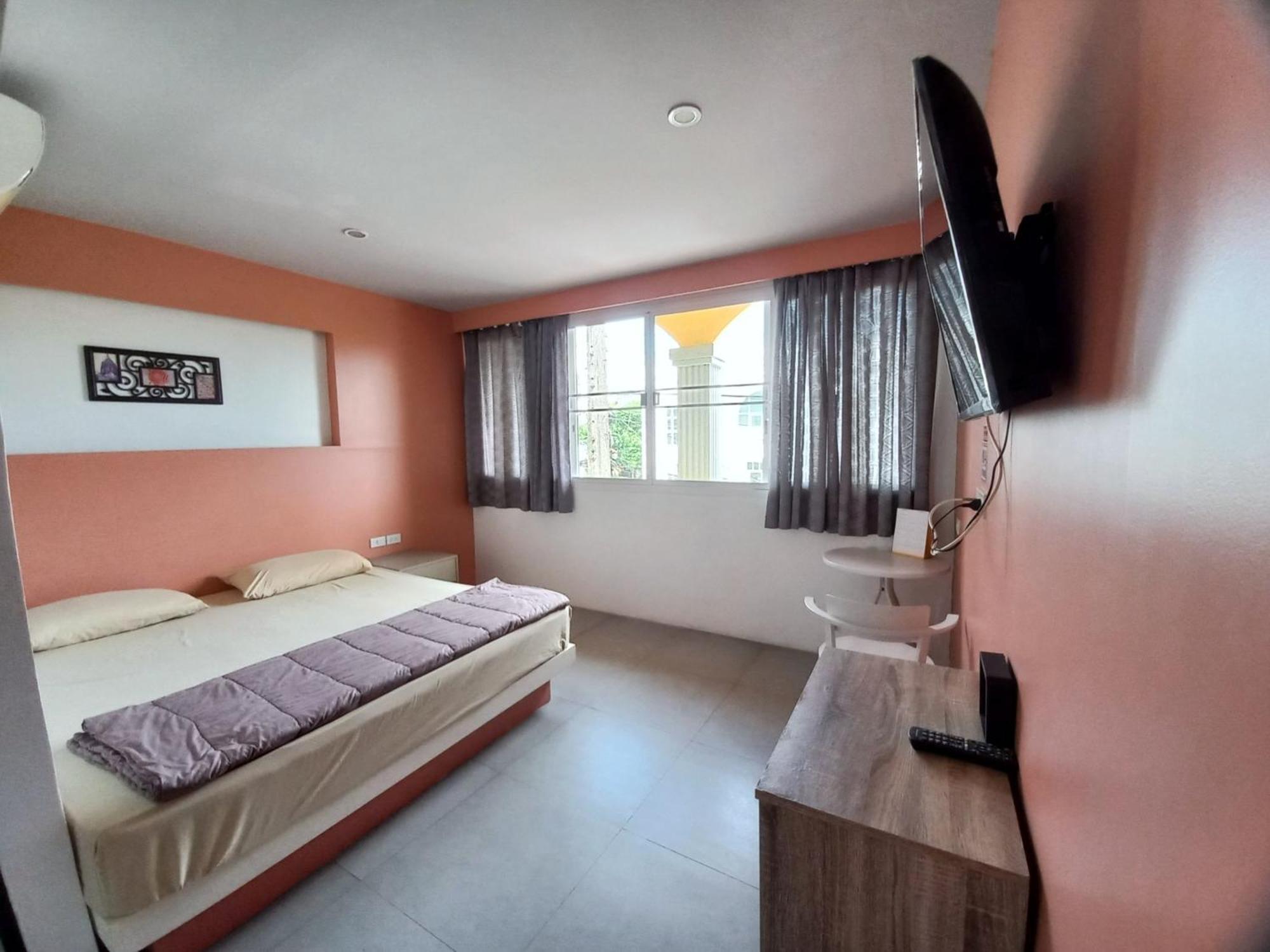 Отель In Phuket House Экстерьер фото