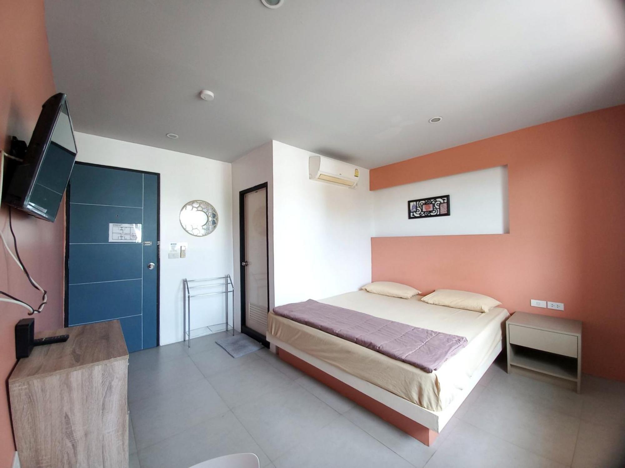 Отель In Phuket House Экстерьер фото