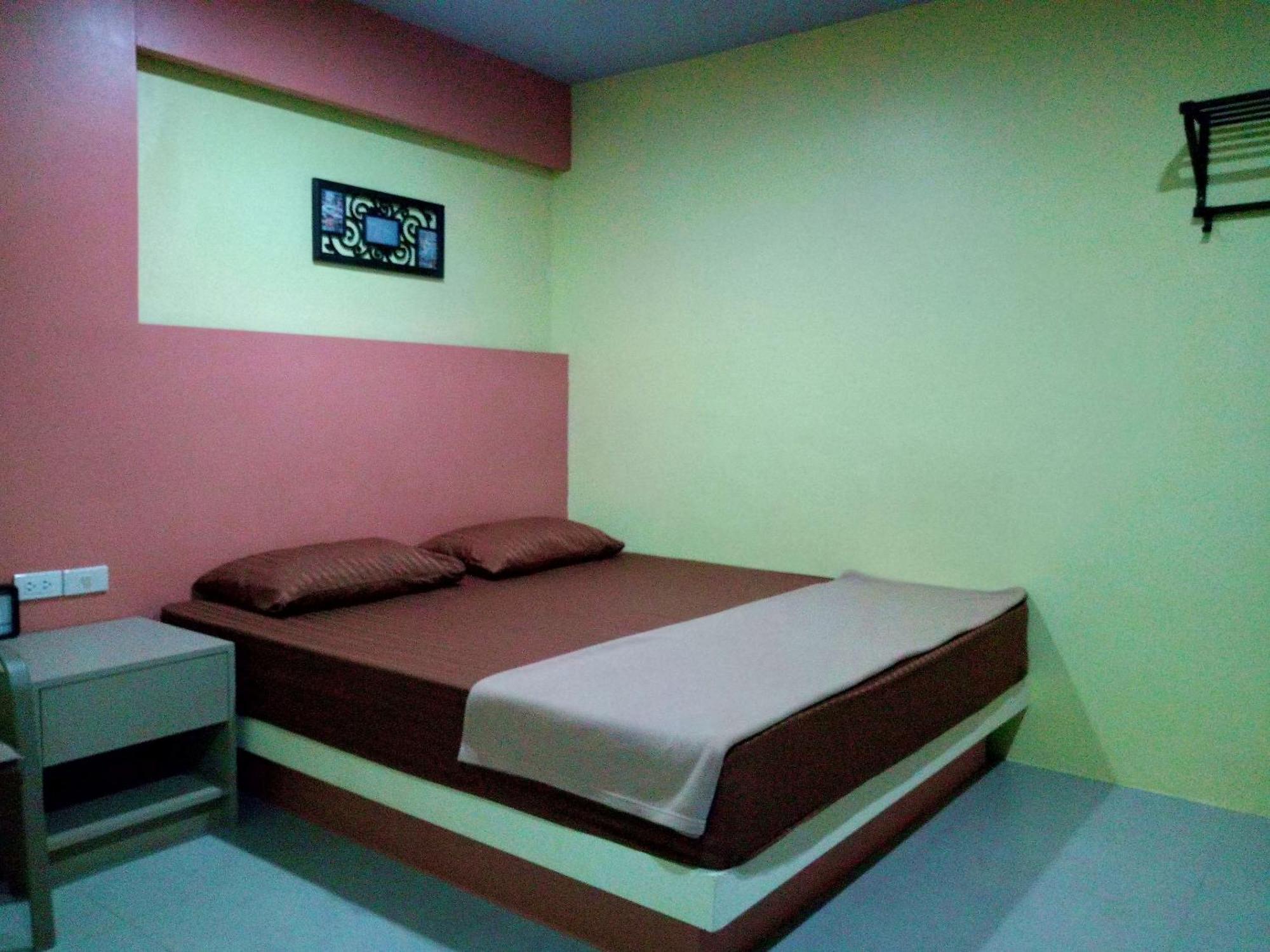 Отель In Phuket House Экстерьер фото