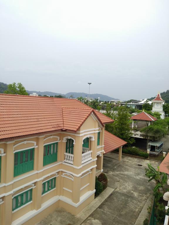 Отель In Phuket House Экстерьер фото
