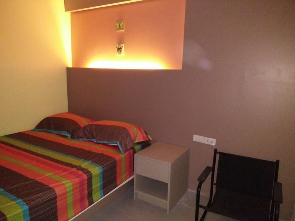 Отель In Phuket House Экстерьер фото