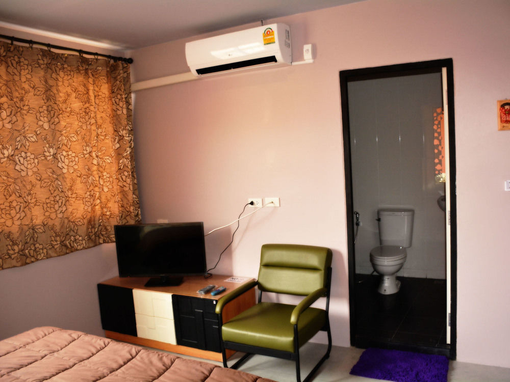 Отель In Phuket House Экстерьер фото