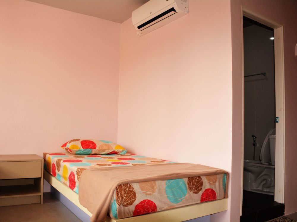 Отель In Phuket House Экстерьер фото