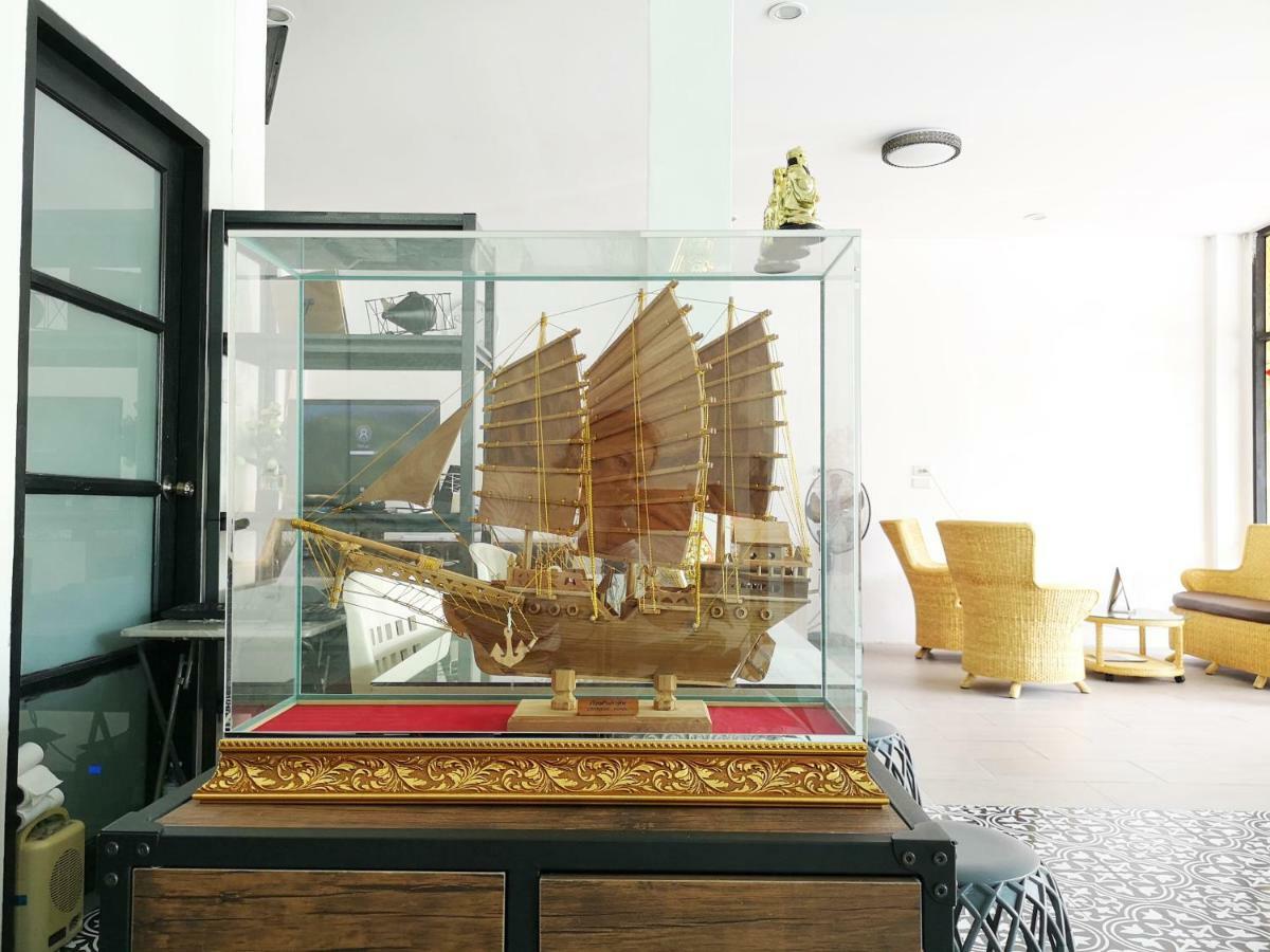 Отель In Phuket House Экстерьер фото