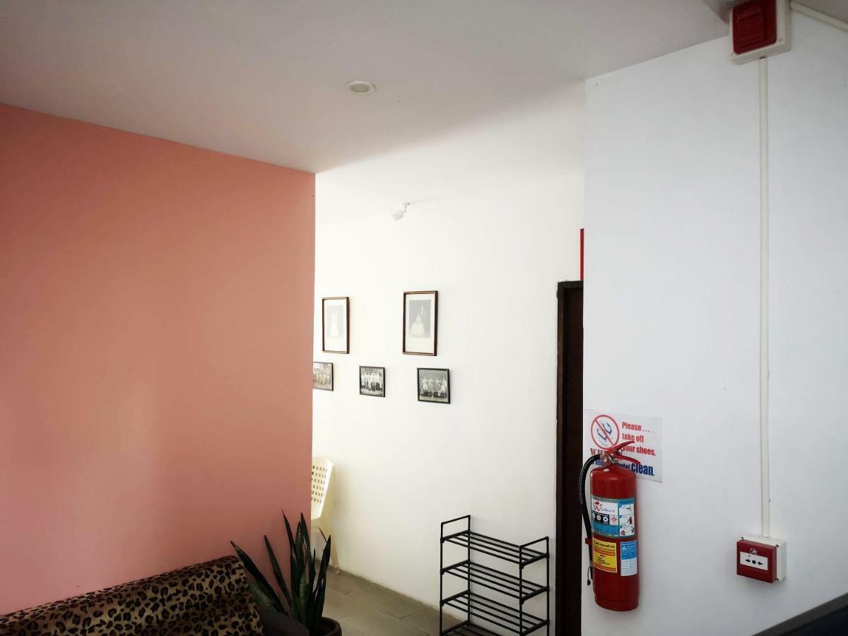 Отель In Phuket House Экстерьер фото